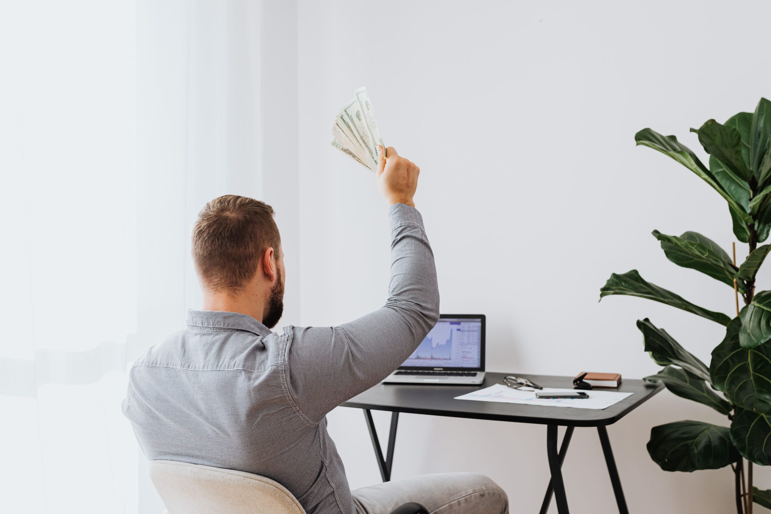 How to Earn a Degree While Working Full-Time