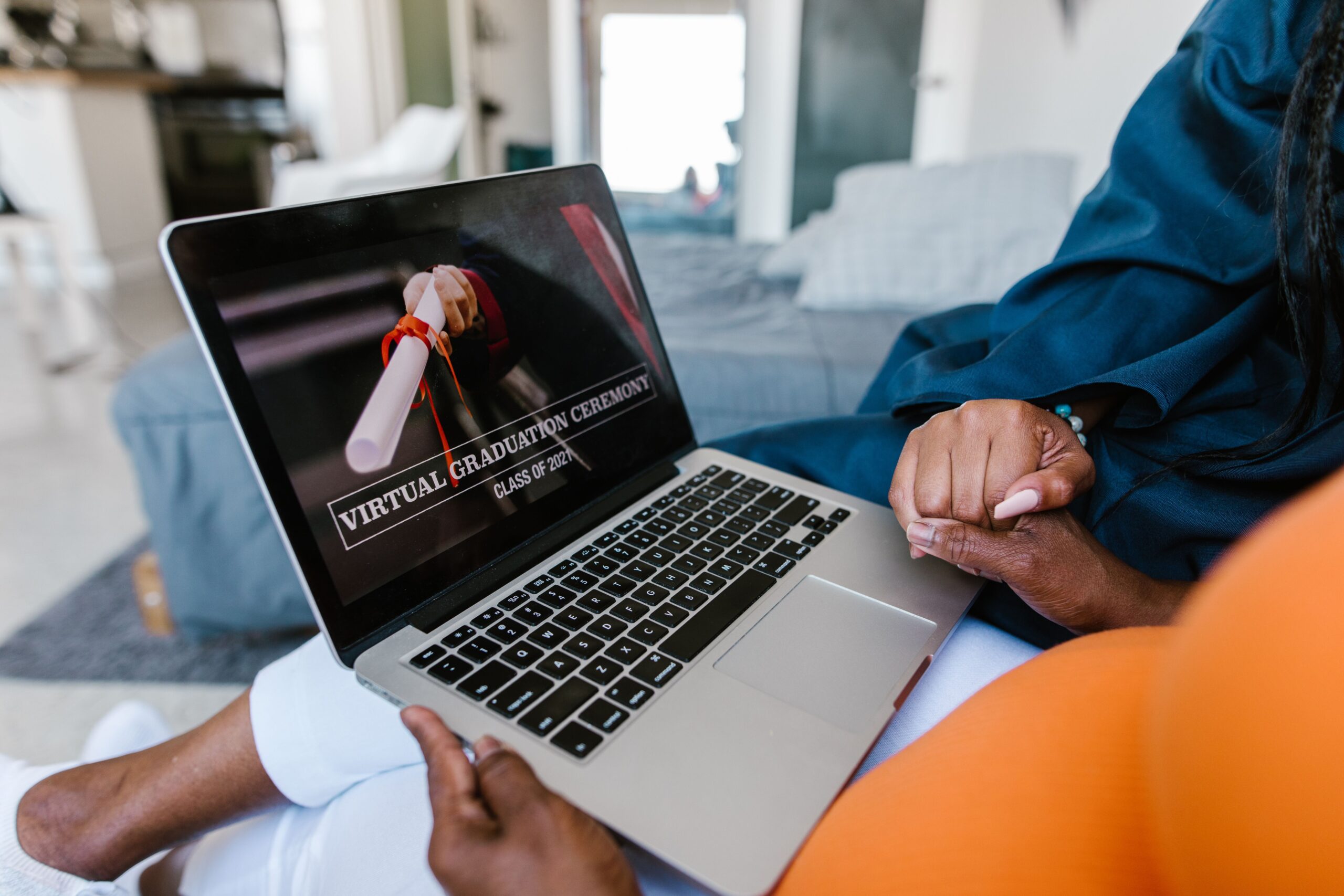 Best AI Courses for Students and Professionals